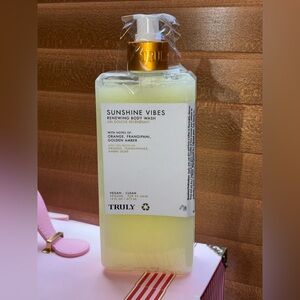 Truly Beauty Sunshine Vibes Renewing Body Wash